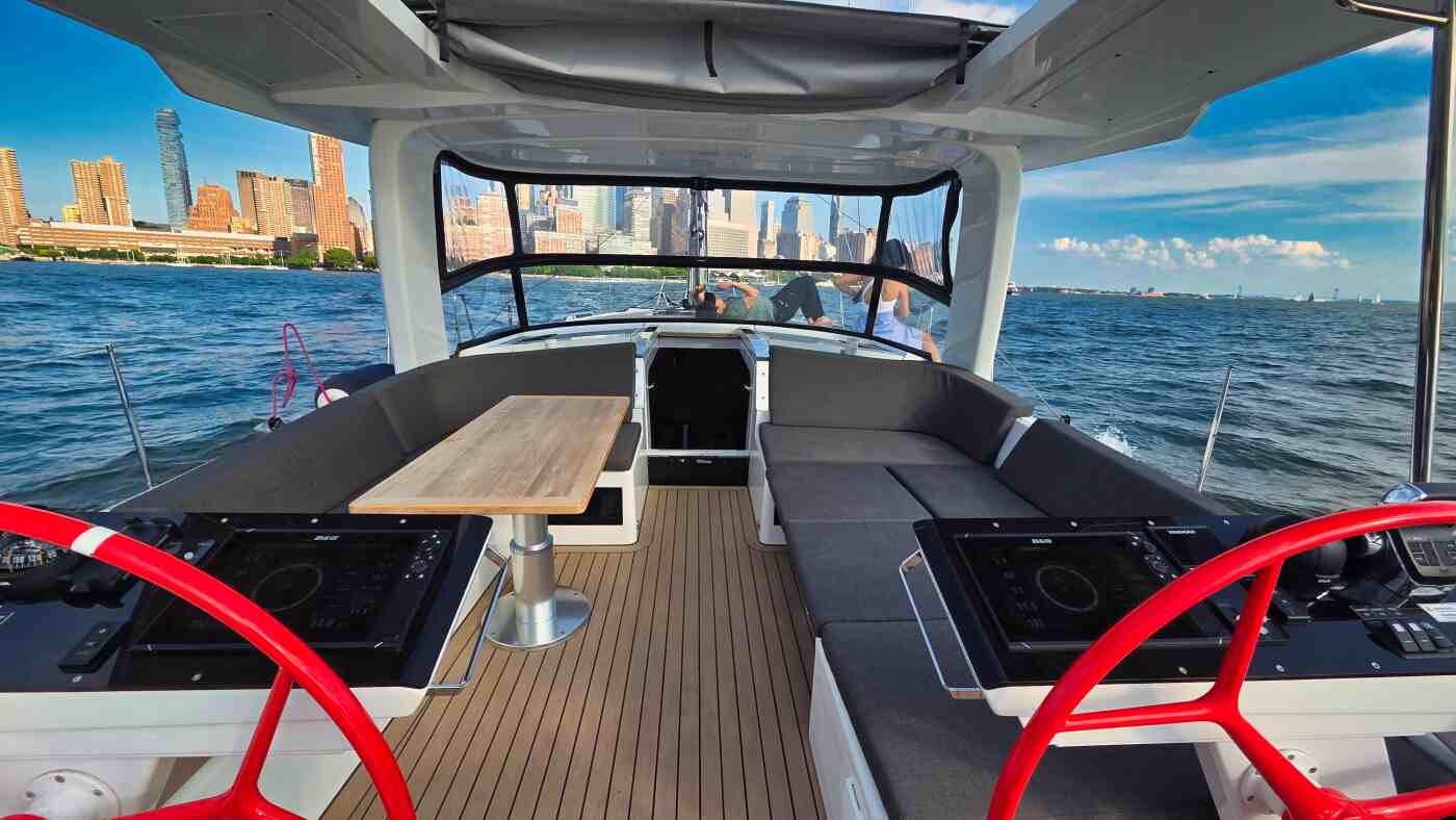 Sailiing Yacht for charter
