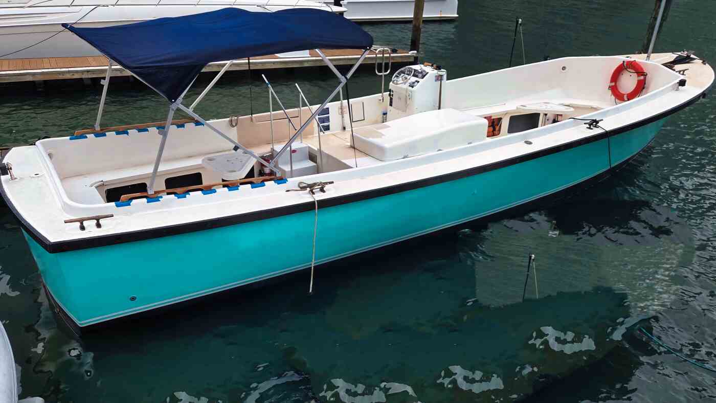 Private tour boat