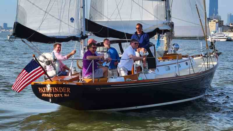 Sailing Yacht PATHFINDER in NYC